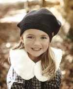 CÓNDOR Dievčenská pletená baretka bez brmbolca čierna Garter stitch beret black 50100010 | Welcomebaby.sk