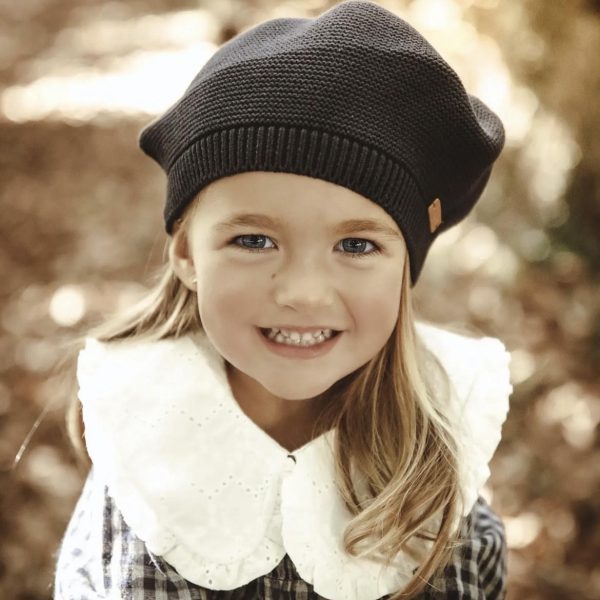 CÓNDOR Dievčenská pletená baretka bez brmbolca čierna Garter stitch beret black 50100010 | Welcomebaby.sk