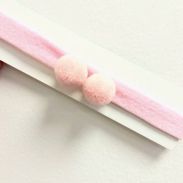 SIENA Čelenka ružová na gumu s brmbolcami Baby headband with two wooly pom poms light pink | Welcomebaby.sk