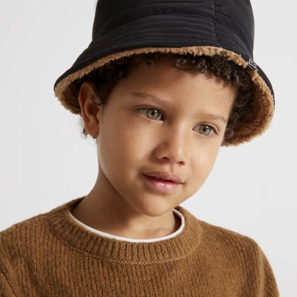 MAYORAL Obojstranný klobúčik čierny Reversible Hat Boy Black 10347 | Welcomebaby.sk