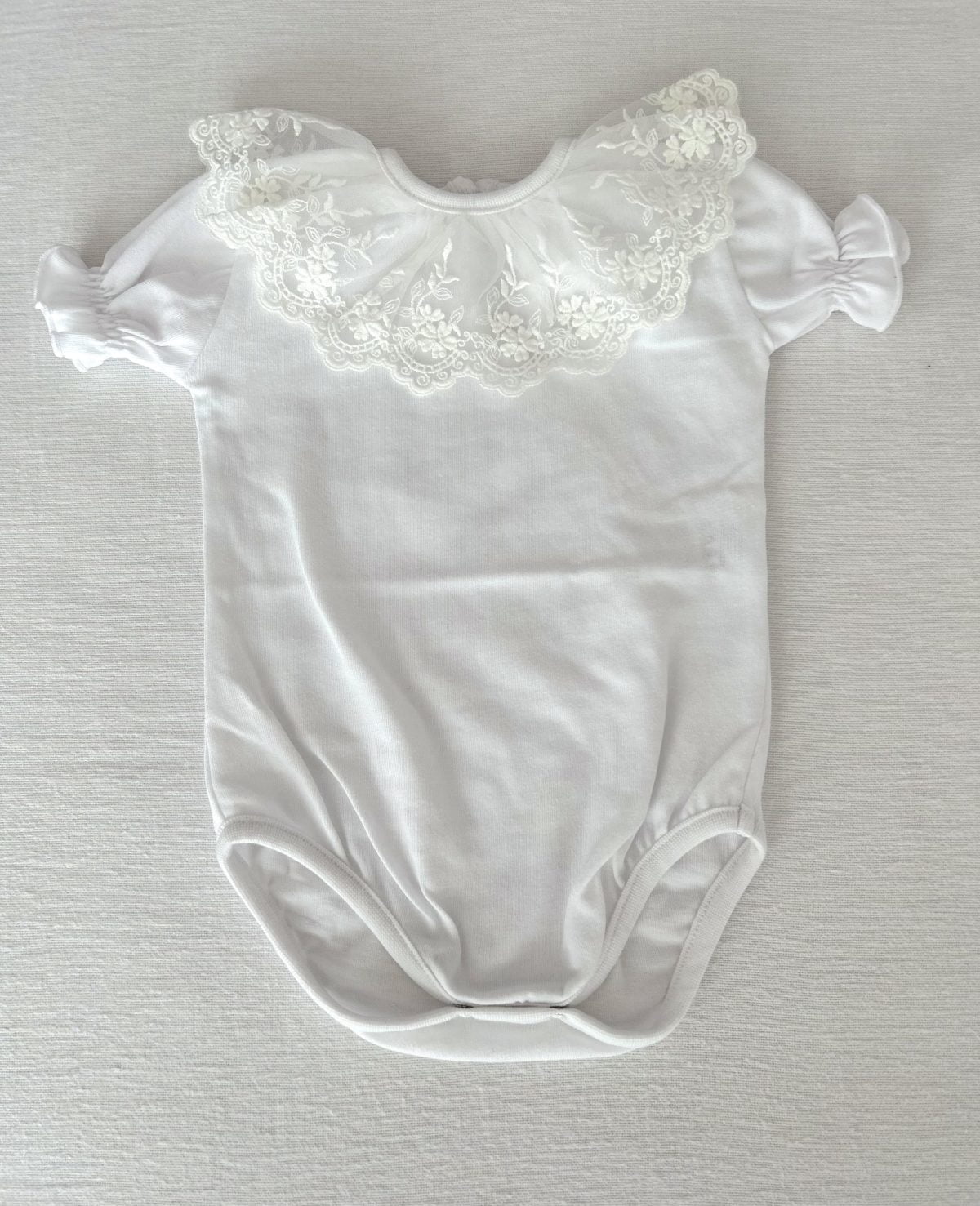 W BABY Body alebo Tričko s bielou výšivkou biele Body Tshirt white | Welcomebaby.sk