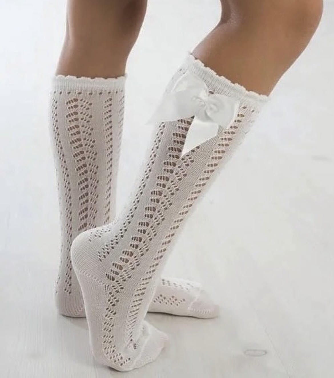 MEIA PATA Háčkované podkolienky biele so saténovou mašľou Openwork Perle Fantasy Knee High Socks With Satin Side Bow 1045M | Welcomebaby.sk