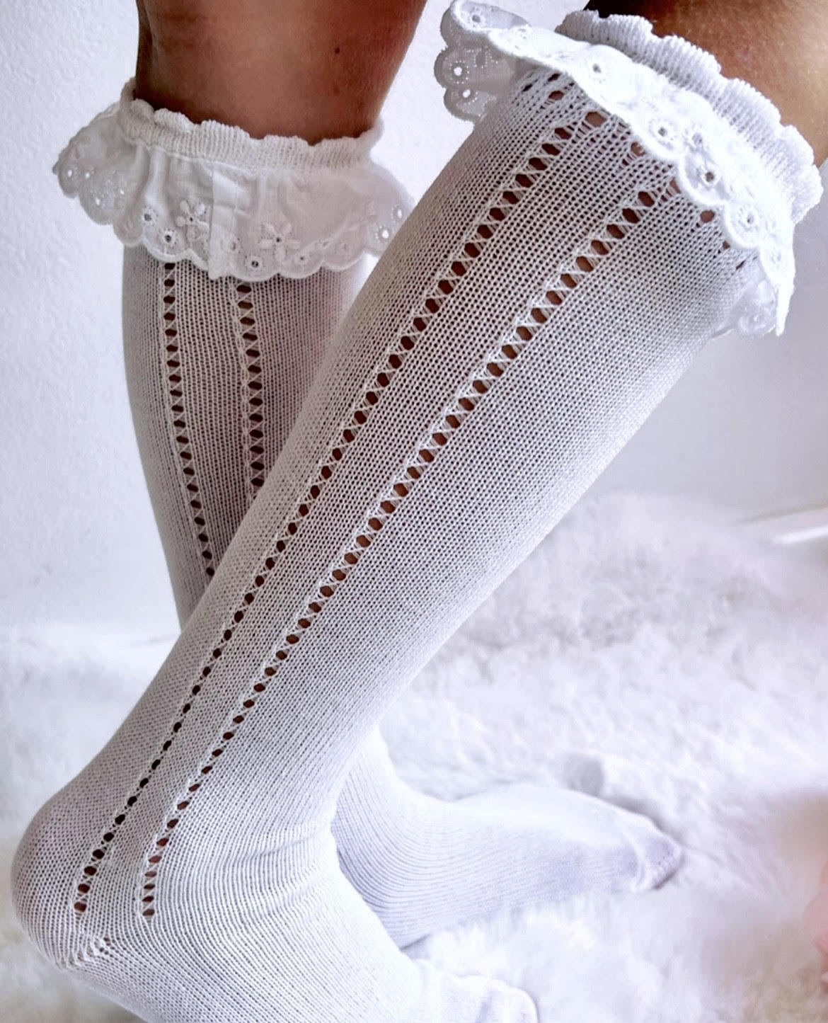 MEIA PATA Podkolienky biele s madeirou a so vzorom Perle Kneesocks english lace white 1041M