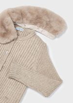 MAYORAL Dievčenský rebrovaný sveter s kožušinovým golierom na gombíky béžový Cardigan beige 4309 | Welcomebaby.sk