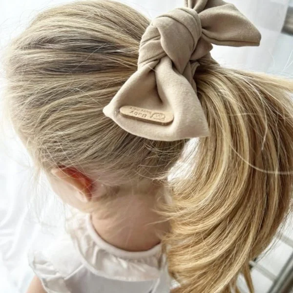 W BABY Veľká gumička s mašľou svetlá béžová Rubber band bow light beige | Welcomebaby.sk