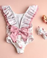 MEIA PATA Jednodielne plavky s volánom a mašľou labute Swimsuit SAINT TROPEZ ružové MP001SS22 | Welcomebaby.sk