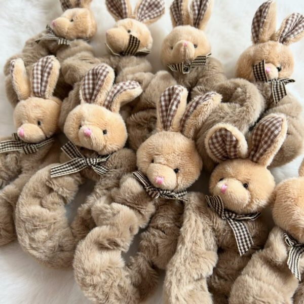 W BABY Plyšová gumička s macom kárované ušká béžová Rubber band animals beige | Welcomebaby.sk